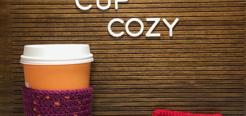Filet Heart Cup Cozy – a free pattern