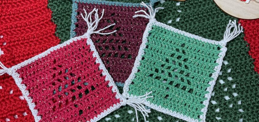 Merry Little Mug Rug Crochet Pattern